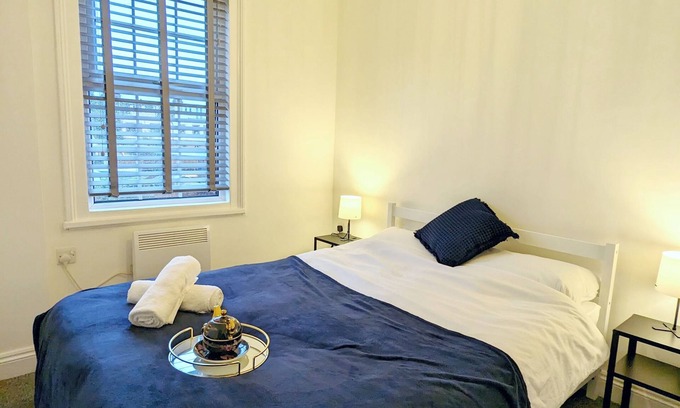 Halstead House | Modern 3 bed 1 bath house in Halstead with private garden, free parking and WiFi