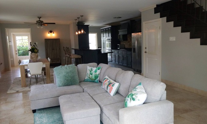 Atlantic Shores House | Modern 3 Bedroom Townhouse Close to the beach