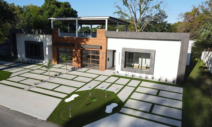 Bartow House | Modern 3-Bedroom Home Across from Bartow Golf Course