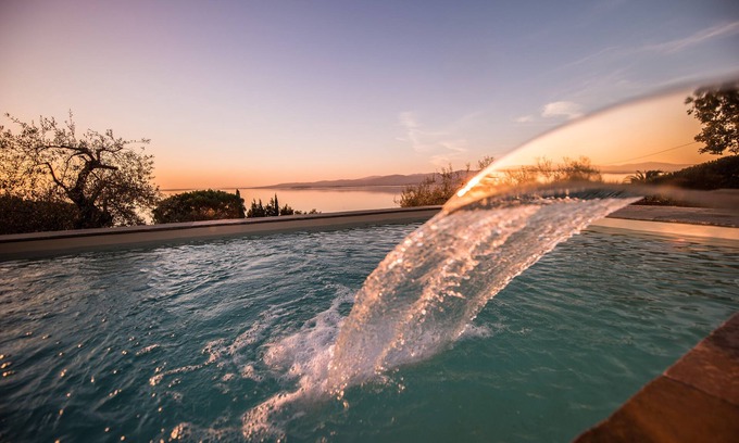 San Feliciano Villa | Modern 3BR villa with private pool, walk to town