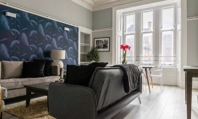 City Centre Glasgow Apartment | Modern 4-Bedroom City Retreat in Glasgow