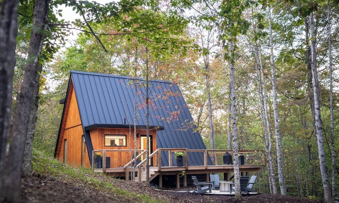 Rogers Cabin | Modern A Frame, Prime Location, 6-Acres, Fire Pit, Hot Tub, King Bed, Pets Ok