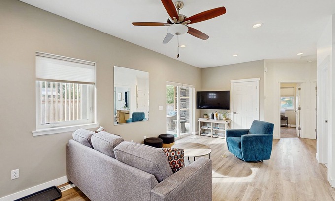 North Star House | Modern & Accessible 4BR Retreat in Downtown Anchorage - dog friendly