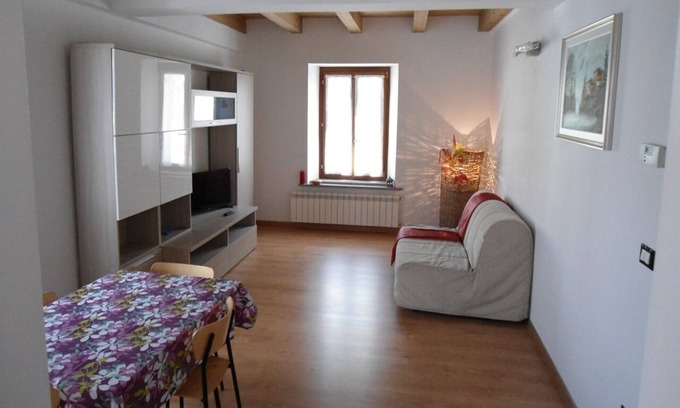Terzo d'Aquileia Apartment | Modern apartment with wooden beams