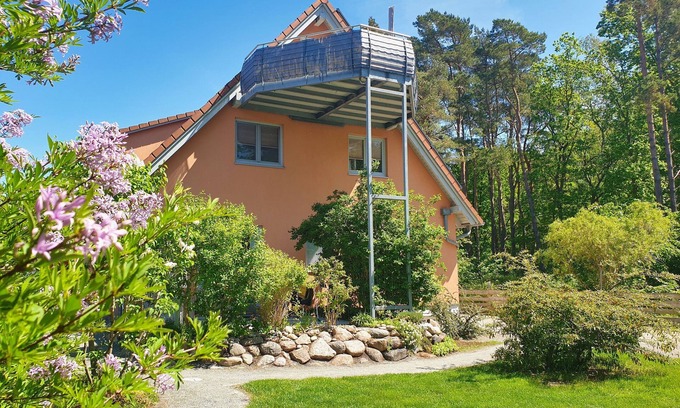 Glowe Apartment | Modern apartment no. 5 with balcony, sauna in the house, garden - Ferienwohnungen am Wald