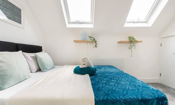 Rochester East Ward House | Modern Apartment, Castle View Rochester, England