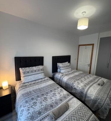 Ongar Apartment | Modern Apartment good distance from Dublin City and Airport 4people