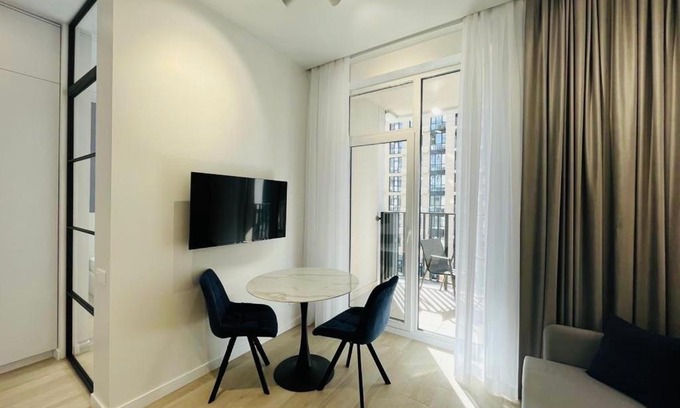 Afanasivsʹkyy Yar Apartment | Modern apartment in the old town