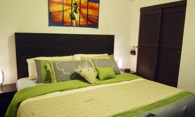 Granada Condo | Modern Apartment w/pool