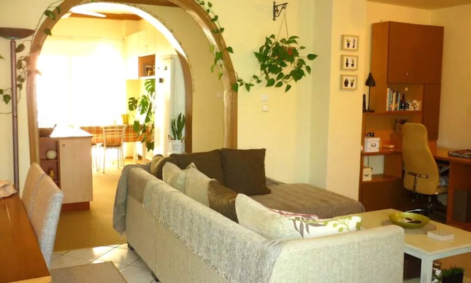 Kalamata Apartment | Modern Apartment (WI-FI 50Mbps) Entire 1st floor