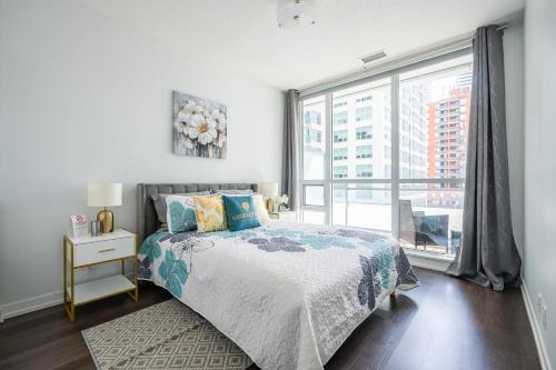 Yonge-Eglinton Apartment | Modern Apartments 2BR 2BA Lillian St with Balcony