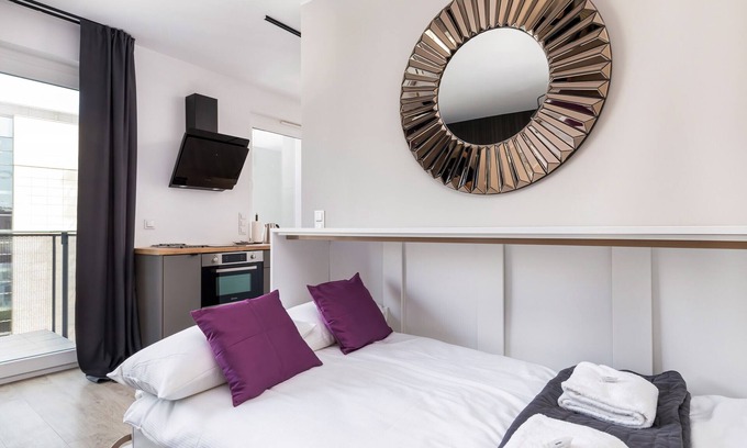 Poznan City Center Apartment | Modern Apartments City Center by Renters