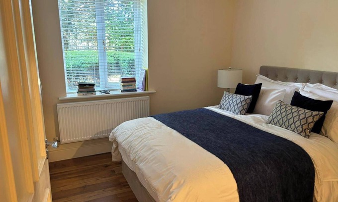 Sandyford Apartment | Modern Apt 3 Bedrooms near Dundrum