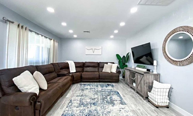 Camelback East House | Modern Arcadia lite bungalow