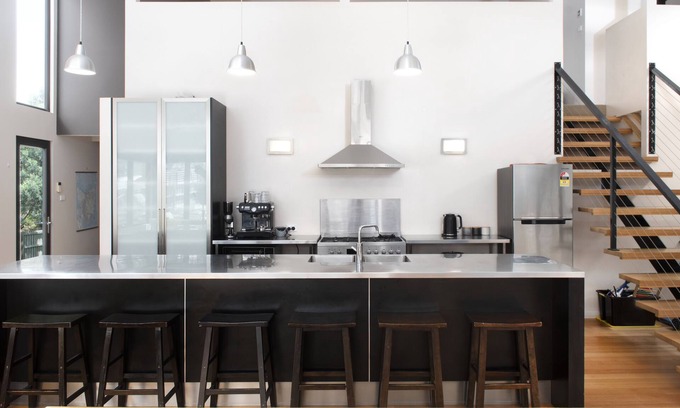 Dodges Ferry House | Modern Beach-House Gem