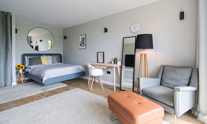 Vincent Square Apartment | Modern -bright- Quiet studio central London