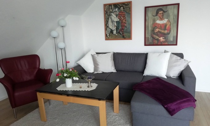 Mengershausen Apartment | Modern, bright vacation apartment with garden view