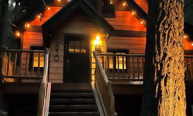 Sunnyside Cabin | Modern cabin. Hot tub, private HOA beach access.