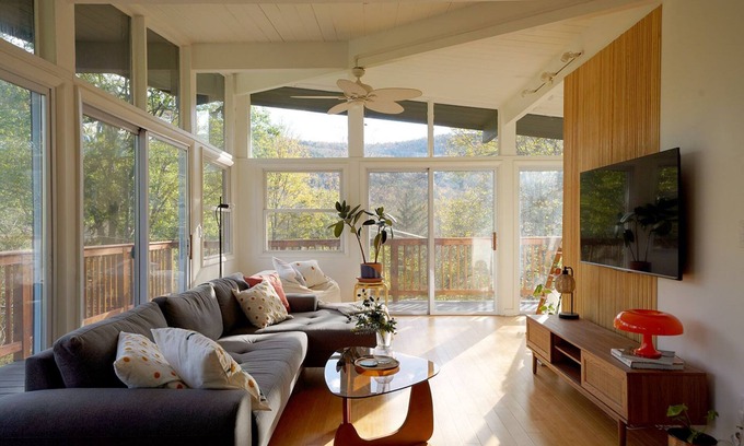 Margaretville Cabin | Modern Catskills Cabin + Game Room + King Bed + 5min to Margaretville