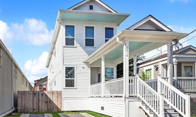 Mid-City Apartment | Modern Central 3BR Mid City Pad w/Parking