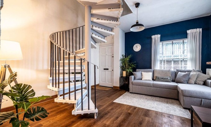 Exeter Apartment | Modern, central flat with character features