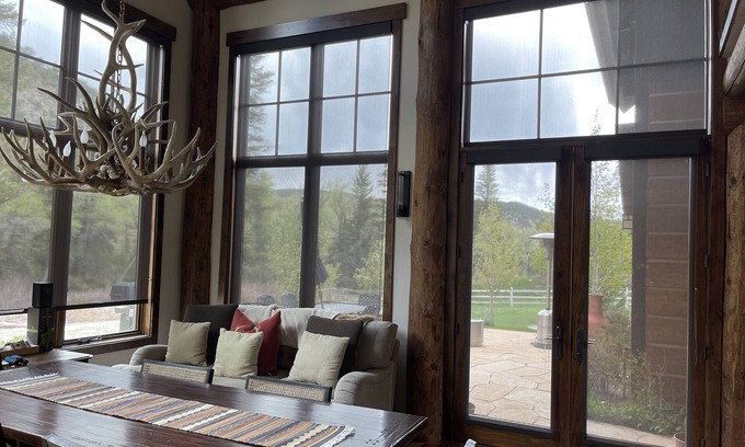 Eagle Ski Chalet | Modern Chalet on the River. Hot Tub, Fireplace , Newly furnished Fishing, Hiking