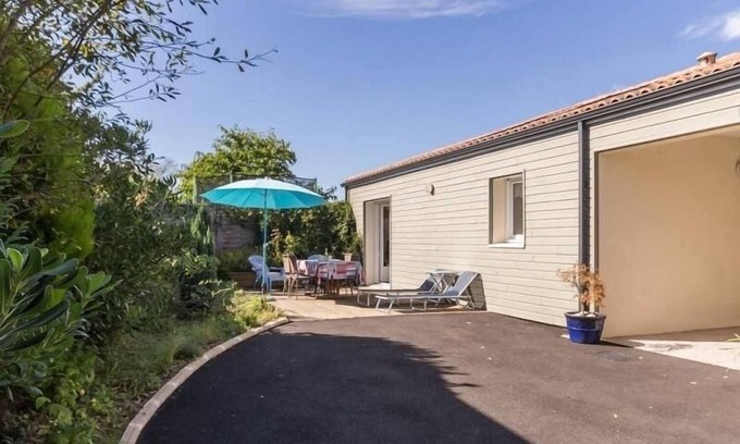 Pornic Cottage | Modern Coastal Home with Garden, Terrace & Parking Near Beaches - Pornic