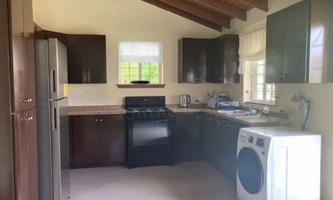 Speightstown Villa | Modern Comfort Meets Outdoor Charm – Entire House with Lawn