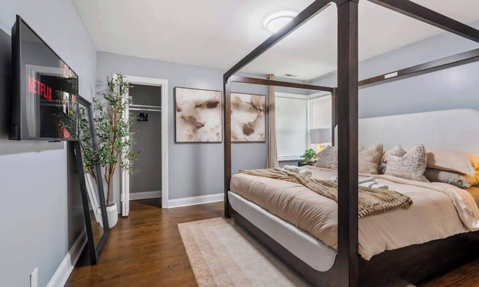 Homewood House | Modern Comfort in Homewood
