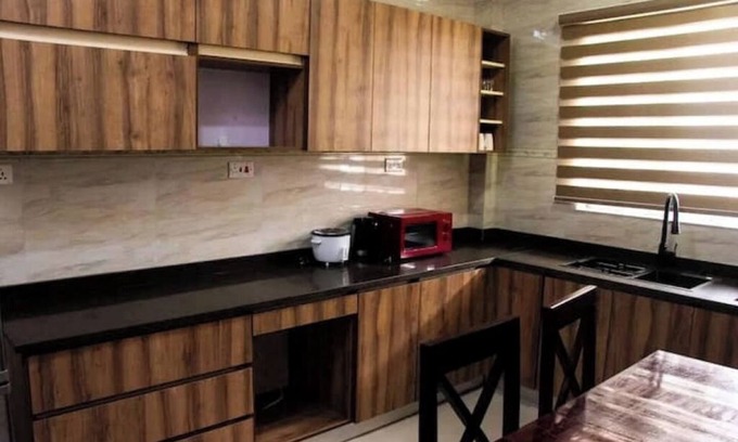 Kumasi Apartment | Modern Comfort, Prime Location.
