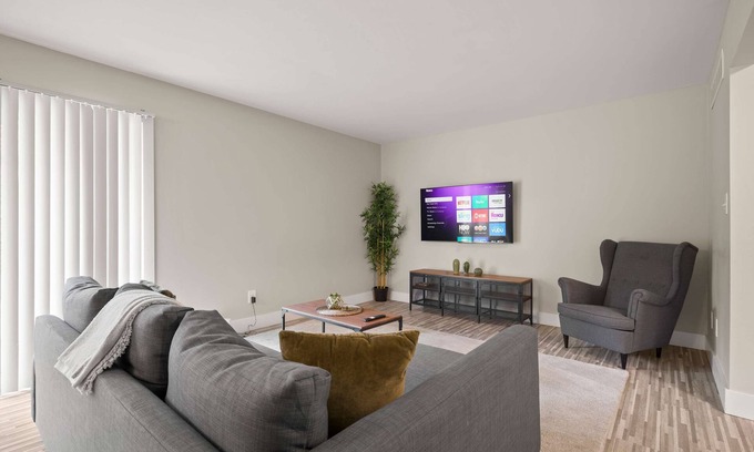 Rochester Apartment | Modern Comfort in Rochester, Perfect Getaway