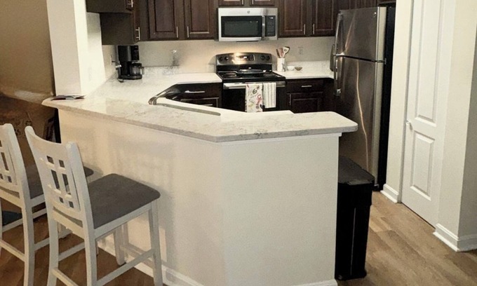 South Kingstown Condo | Modern Condo close to beaches with pool, walkable restaurants and brewery