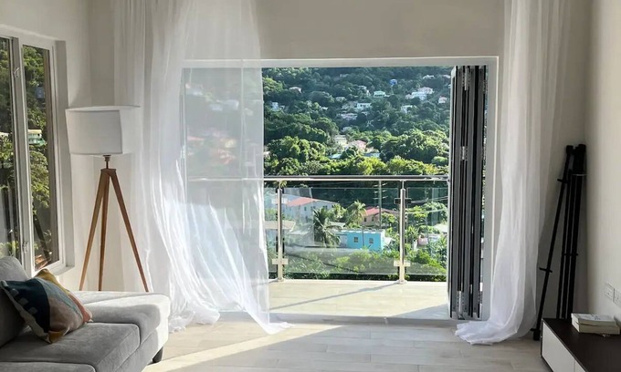 Corinthe Condo | Modern condo close to Rodney Bay and Airport
