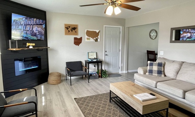 Archbold Condo | Modern Condo in Archbold - Near I-80