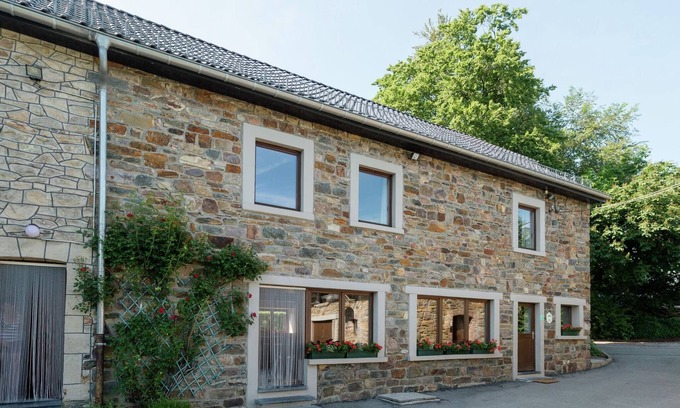 Faymonville Cottage | Modern Cottage with Private Garden in Waimes