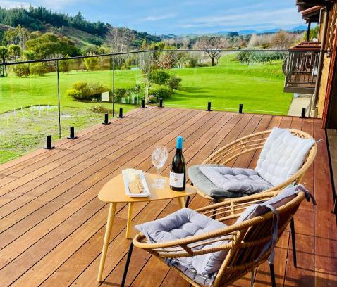 Upper Moutere Apartment | Modern Country Retreat