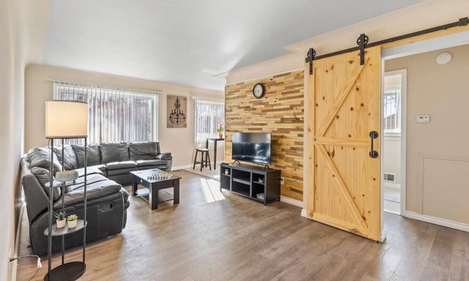 Shelby Township Apartment | Modern Cozy 1 Bedroom Apartment in Shelby Township