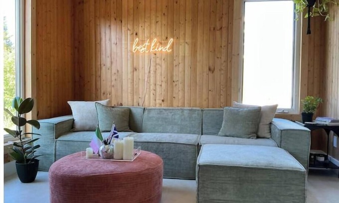 Bonne Bay Pond Cabin | Modern Cozy Cabin On Bonne Bay Pond. 10 min from Gros Morne National Park!