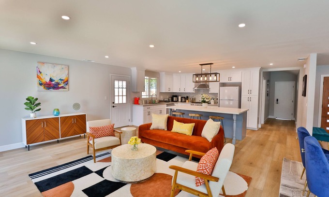 Southeast Anaheim House | Modern Cozy Family Vacation Home with yard and fireplace