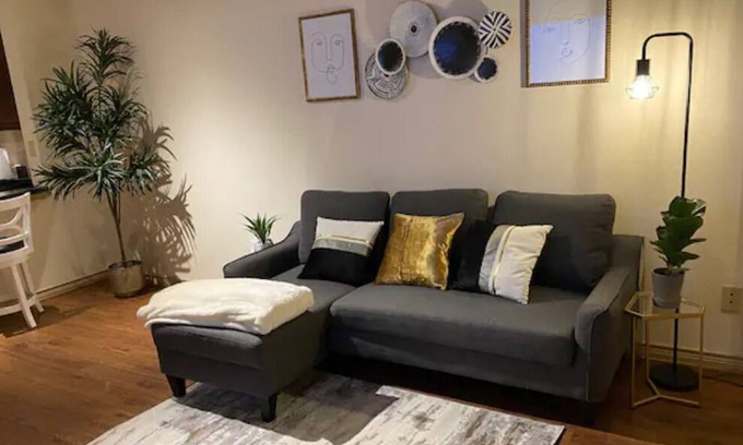Voth Apartment | Modern, Cozy & Quiet