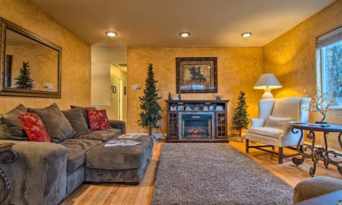 Creighton House | Modern Creekside Home 9 Mi to Downtown Denver