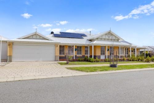 Southern River House | Modern Family Retreat in Southern River Perth