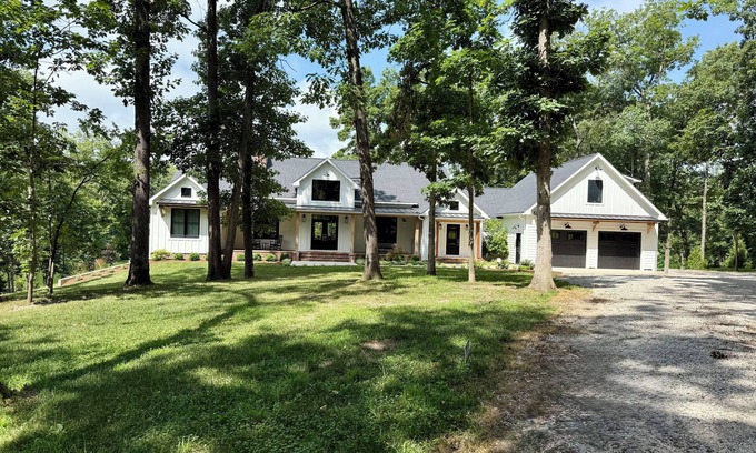 Hagarstown House | Modern Farmhouse Lake Vandalia
