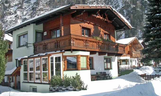 Unterlaengenfeld Apartment | Modern flat in Längenfeld near ski area