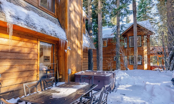 McKinney Estates Cabin | Modern Forest Cabin w. Hot Tub