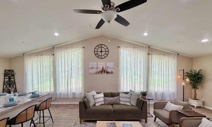Mariposa House | Modern Forest Escape with Private Meadow 1 hr Yosemite Home Away From Home