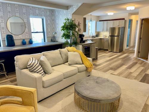 Trenton Apartment | Modern Fully Renovated Suite & Loft in Downtown Trenton