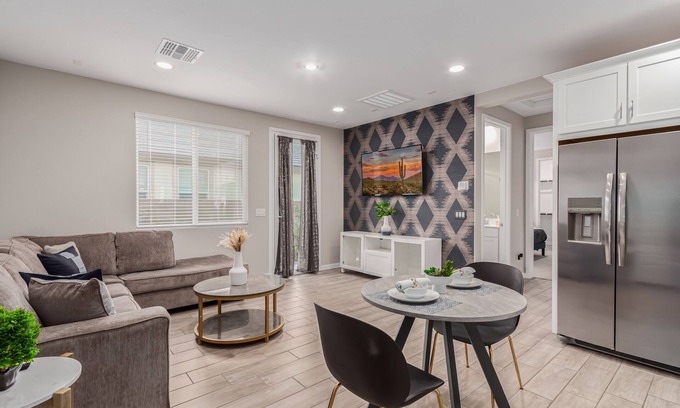 Maricopa House | Modern Guest Suite Retreat in Maricopa