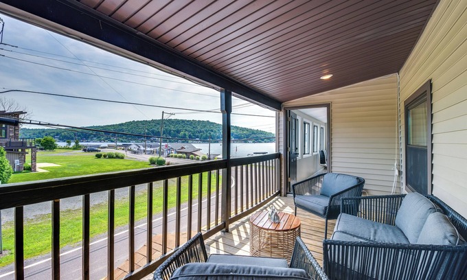 Harveys Lake Apartment | Modern Harveys Lake Apartment w/Beach Access!
