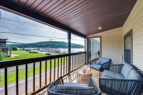 Harveys Lake Apartment | Modern Harveys Lake Apartment with Beach Access!